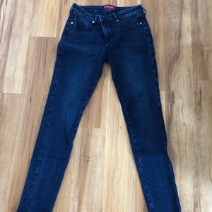 Guess jeans. Size M/EU 38/UK 8. Dark wash. Small hole see pictures.